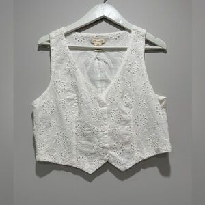NEW Passport White Eyelet Button-Up Vest Size XL NWOT